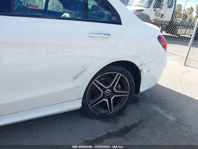 W1KWF8DB1MR614095 Mercedes-Benz C 300 Sedan