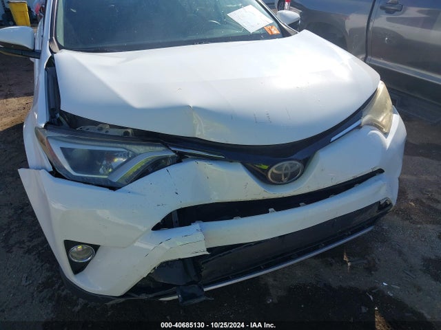 Toyota Rav4 Xle 2017 JTMWFREV7HD099373 Image 6