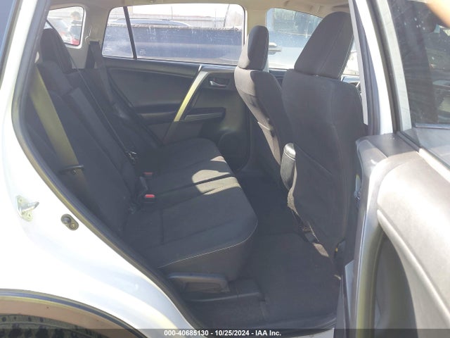 Toyota Rav4 Xle 2017 JTMWFREV7HD099373 Image 8