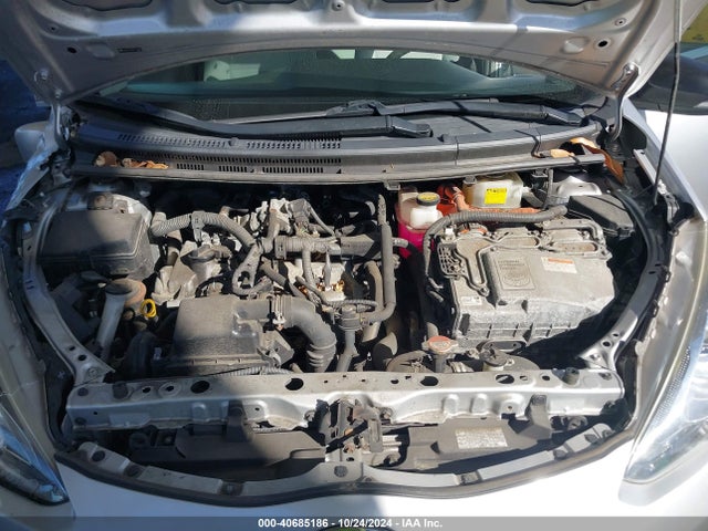 JTDKDTB3XG1136355 Toyota Prius C One