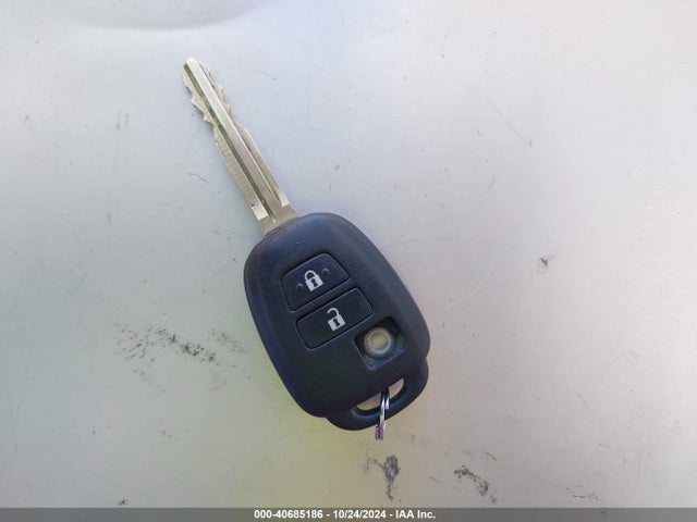 JTDKDTB3XG1136355 Toyota Prius C One