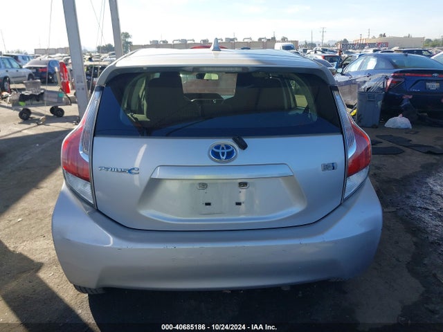 JTDKDTB3XG1136355 Toyota Prius C One