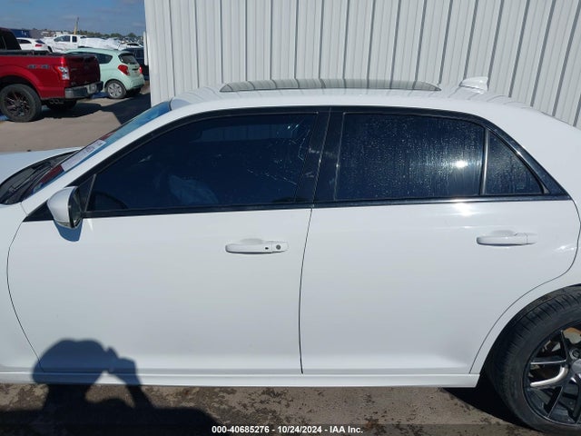 2C3CCABT8HH541679 Chrysler 300 300s