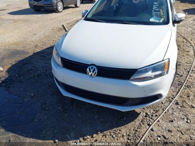 3VWD17AJXEM305019 Volkswagen Jetta 1.8t Se