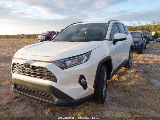 Toyota Rav4 Xle Premium 2020 JTMC1RFVXLD517529 Image 2