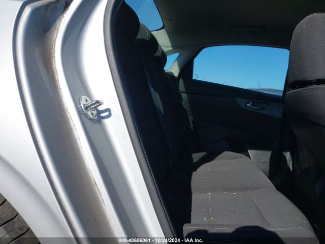 3KPF24AD7KE114052 KIA Forte Lxs