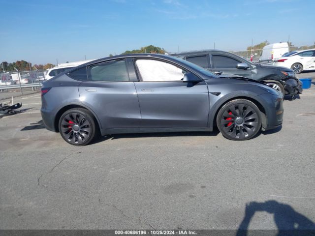 7SAYGDEF1NF368587 Tesla Model Y Performance Dual Motor All-wheel Drive