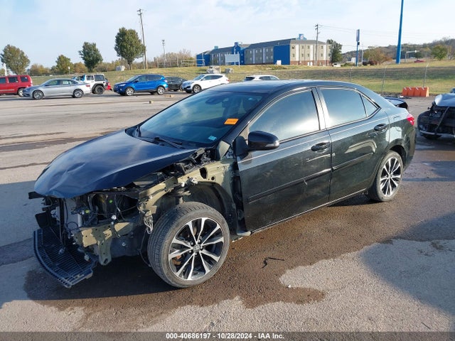 Toyota Corolla Xse 2017 5YFBURHEXHP696952 Image 2
