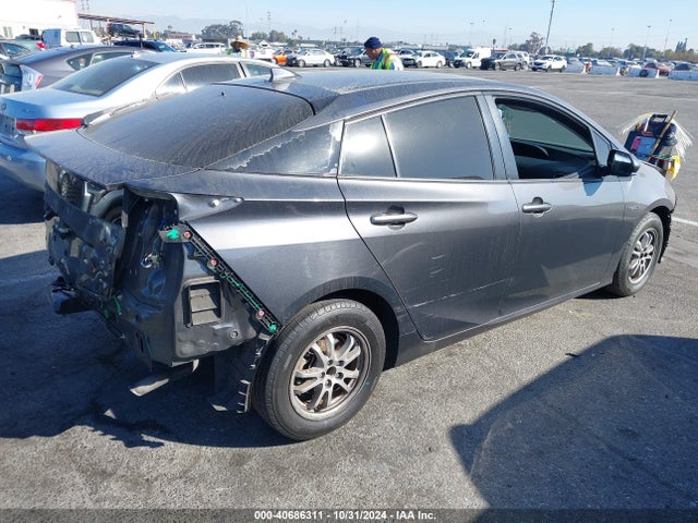 Toyota Prius Three 2016 JTDKARFU6G3026468 Image 4