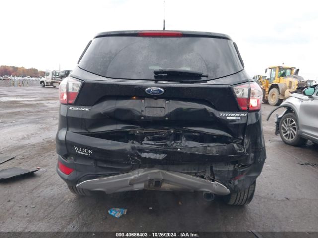 1FMCU9J98JUB71233 Ford Escape Titanium