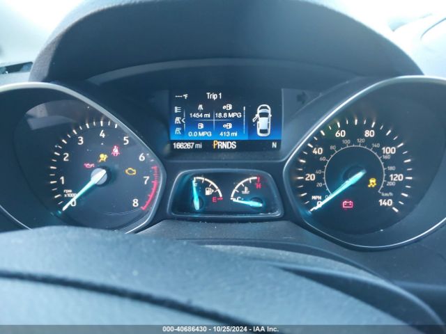 1FMCU9G95HUB72230 Ford ESCAPE SE
