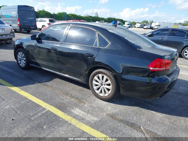 1VWAT7A3XFC042855 Volkswagen Passat 1.8t Wolfsburg Edition