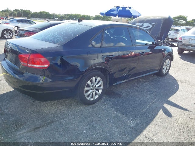 1VWAT7A3XFC042855 Volkswagen Passat 1.8t Wolfsburg Edition