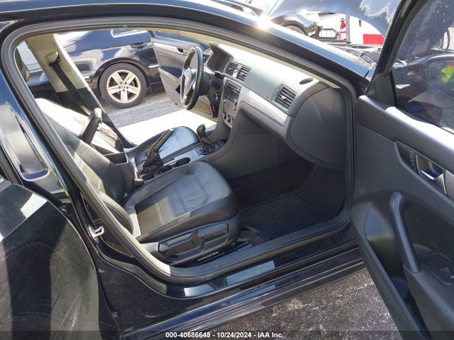 1VWAT7A3XFC042855 Volkswagen Passat 1.8t Wolfsburg Edition