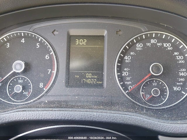 1VWAT7A3XFC042855 Volkswagen Passat 1.8t Wolfsburg Edition
