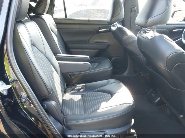 Toyota Highlander Xse 2023 5TDKDRBH6PS017641 Image 8