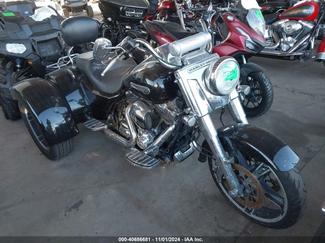 2015 HARLEY-DAVIDSON FLRT 1HD1MCM16FB862616