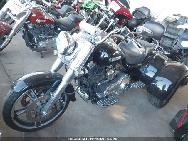 2015 HARLEY-DAVIDSON FLRT 1HD1MCM16FB862616 Photo 1