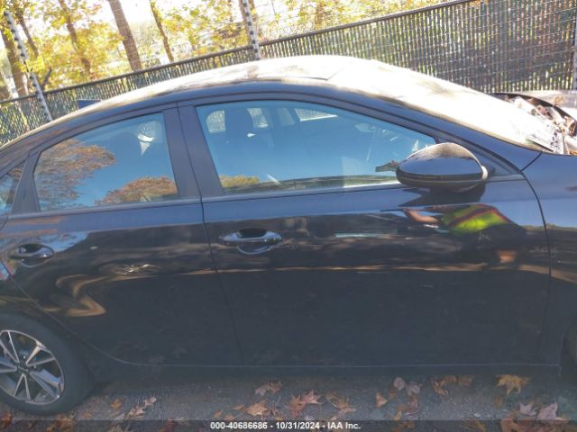 3KPF24AD8NE450667 KIA Forte Lxs