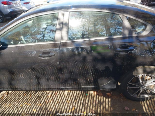 3KPF24AD8NE450667 KIA Forte Lxs