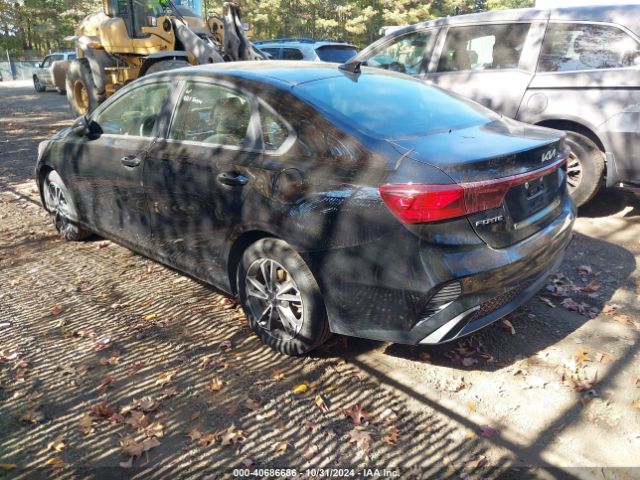 3KPF24AD8NE450667 KIA Forte Lxs