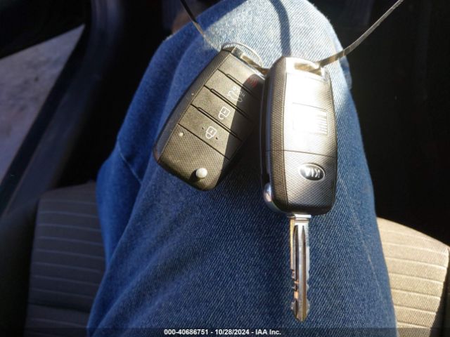 KNAFX4A63F5306988 KIA FORTE LX