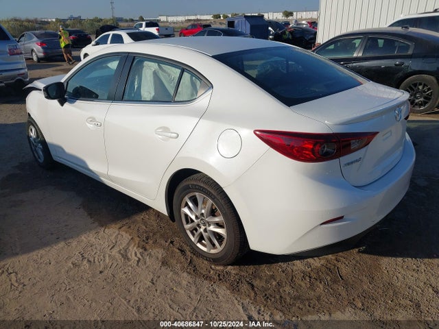 Mazda Mazda3 I Touring 2015 JM1BM1V74F1251373 Image 3