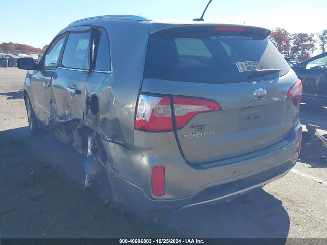 KIA Sorento Limited V6 2014 5XYKWDA70EG487972 Image 3