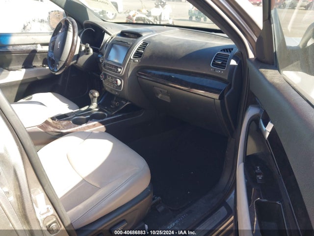 KIA Sorento Limited V6 2014 5XYKWDA70EG487972 Image 5