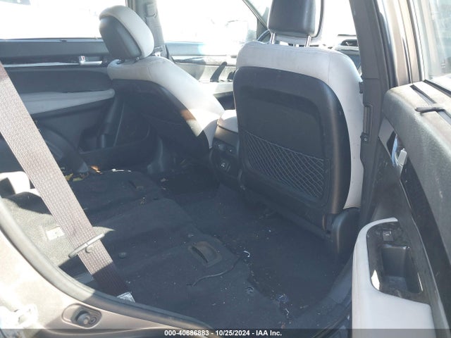 KIA Sorento Limited V6 2014 5XYKWDA70EG487972 Image 8