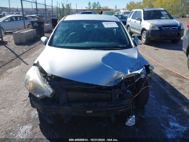 KNAFK4A66G5463821 KIA FORTE LX