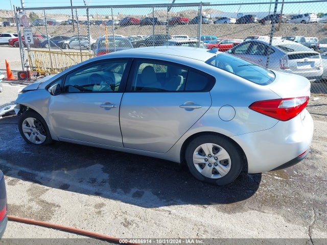KNAFK4A66G5463821 KIA FORTE LX