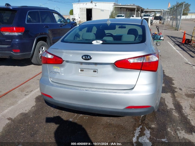 KNAFK4A66G5463821 KIA FORTE LX