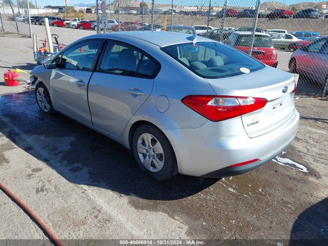 KNAFK4A66G5463821 KIA FORTE LX