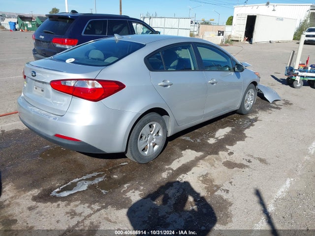 KNAFK4A66G5463821 KIA FORTE LX