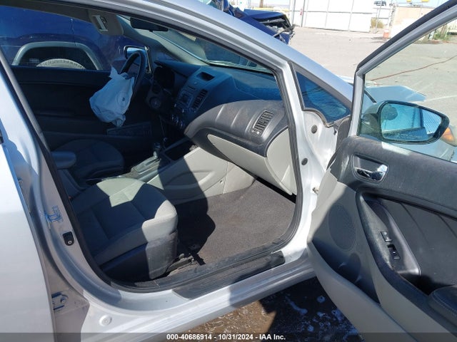 KNAFK4A66G5463821 KIA FORTE LX
