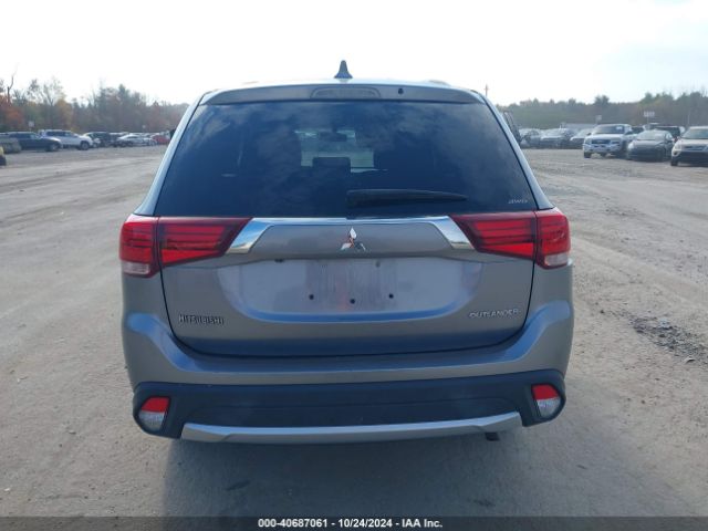 JA4AZ3A31JZ057240 Mitsubishi Outlander Es