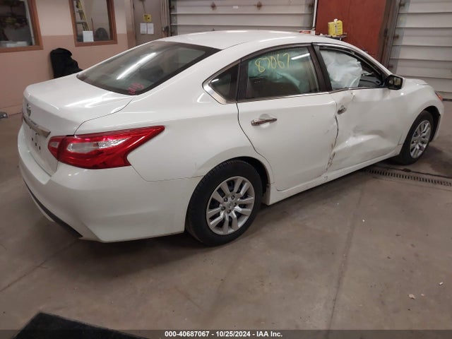 Nissan Altima 2.5 S 2017 1N4AL3AP3HC192152 Image 4