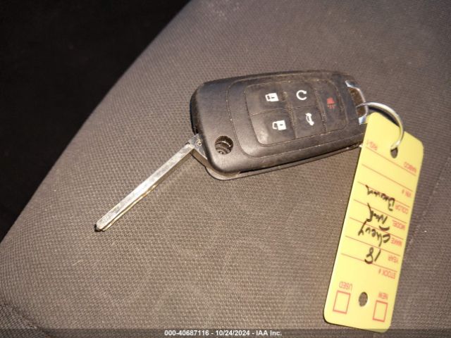 3GNCJKSB5JL313075 Chevrolet TRAX LS