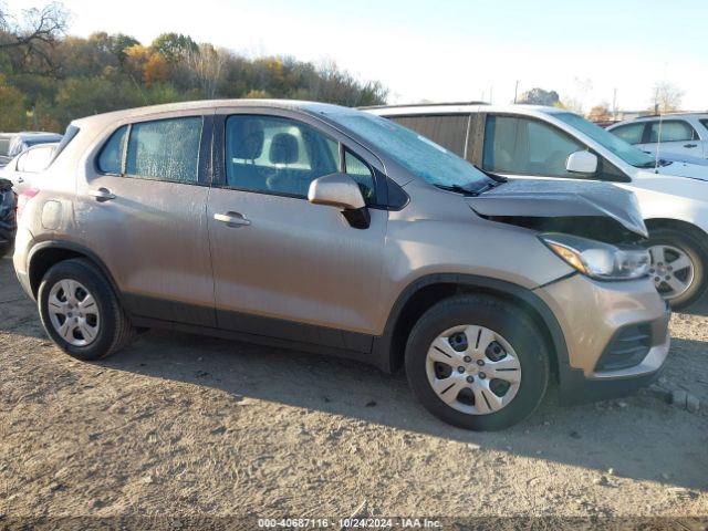 3GNCJKSB5JL313075 Chevrolet TRAX LS