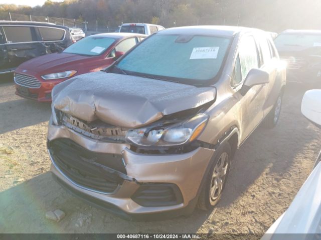 3GNCJKSB5JL313075 Chevrolet TRAX LS