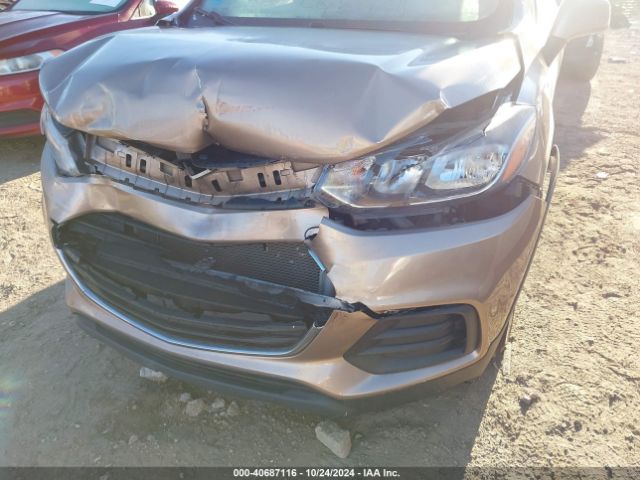 3GNCJKSB5JL313075 Chevrolet TRAX LS