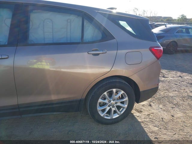 2GNAXHEV8J6188298 Chevrolet EQUINOX LS