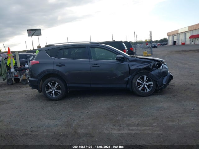 Toyota Rav4 Xle 2017 JTMWFREV6HJ705246 Image 13