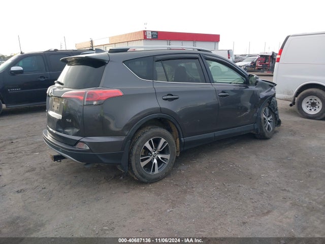 Toyota Rav4 Xle 2017 JTMWFREV6HJ705246 Image 4