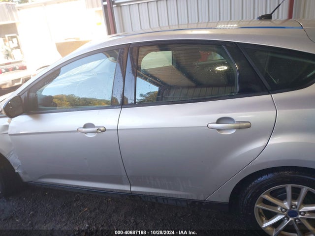 Ford FOCUS SE 2015 1FADP3K23FL295041 Image 14