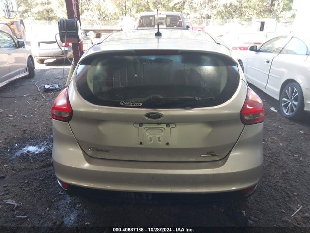 Ford FOCUS SE 2015 1FADP3K23FL295041 Image 16