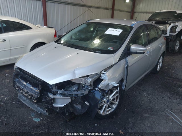 Ford FOCUS SE 2015 1FADP3K23FL295041 Image 2