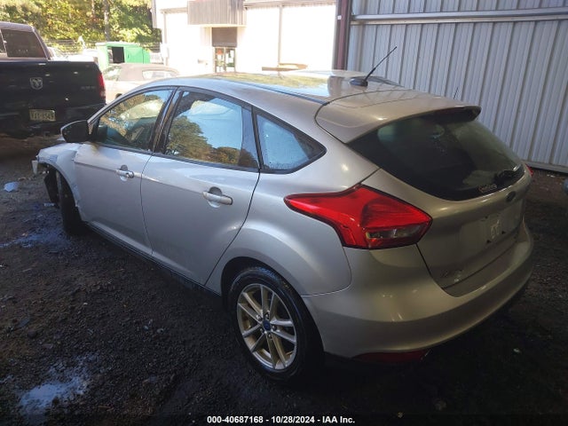 Ford FOCUS SE 2015 1FADP3K23FL295041 Image 3