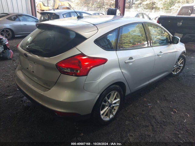 Ford FOCUS SE 2015 1FADP3K23FL295041 Image 4